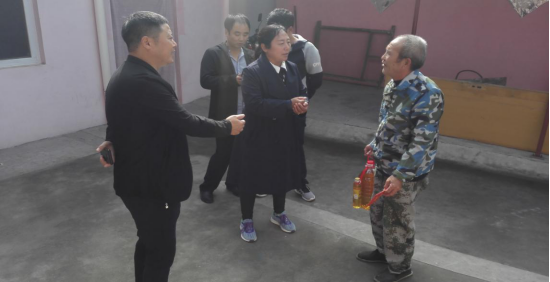 河北天游TY8检测中心信息技术有限公司董事长石建良和公司主要领导到邢台县会宁镇南尚汪村走访慰问贫困户(图6)